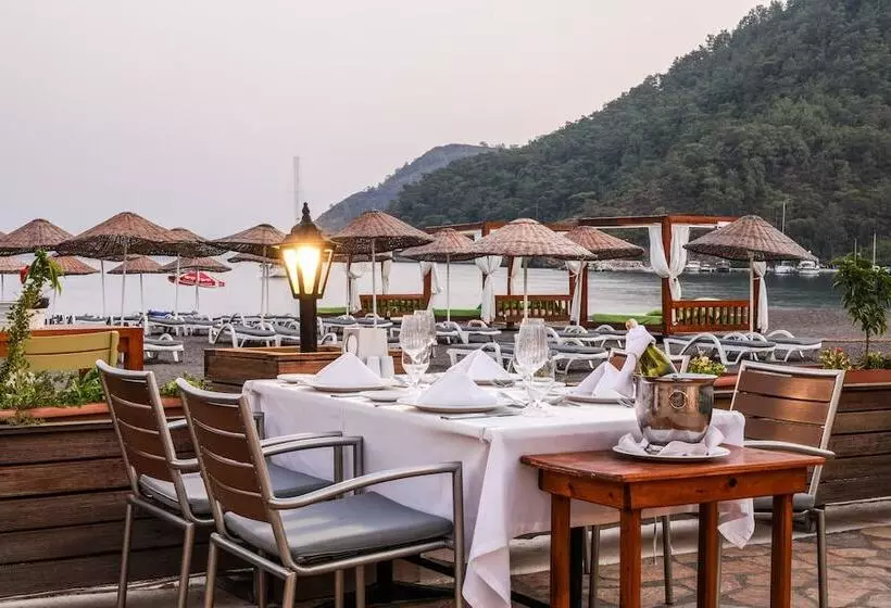 ホテル Ekincik Beach