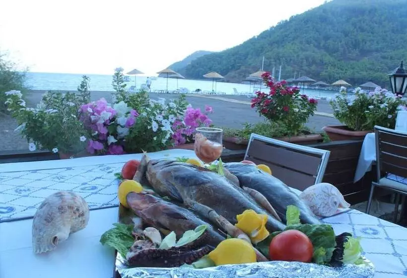 ホテル Ekincik Beach