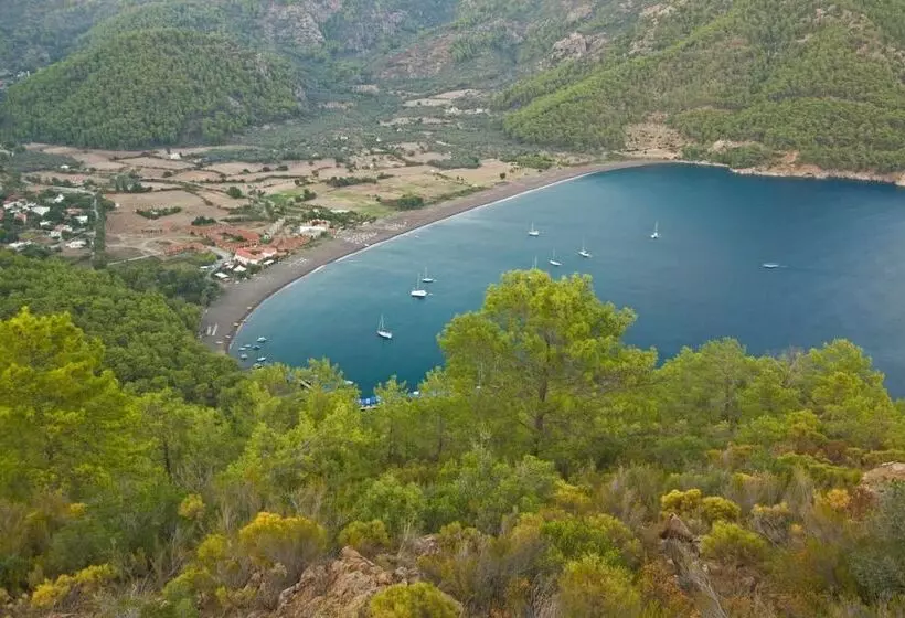 ホテル Ekincik Beach