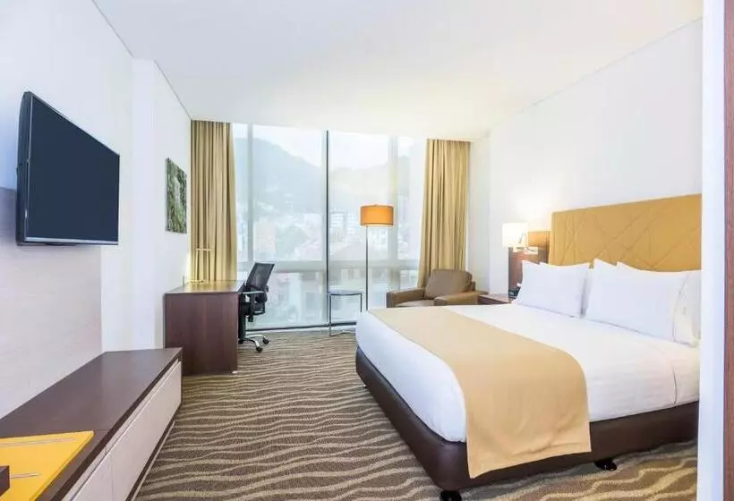 هتل Holiday Inn Express & Suites Bogota Zona Financiera, An Ihg