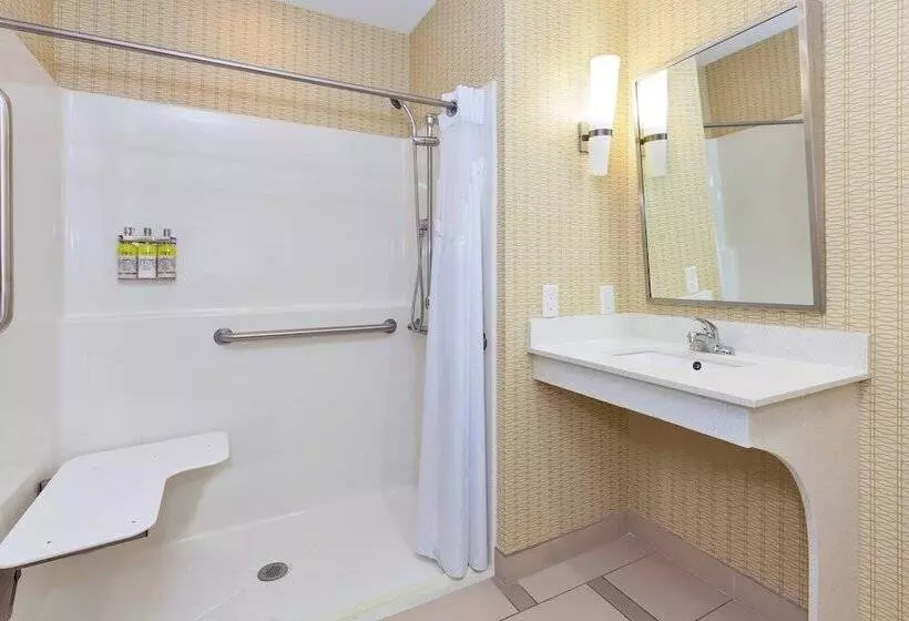 ホテル Holiday Inn Express & Suites Southport   Oak Island Area, An Ihg