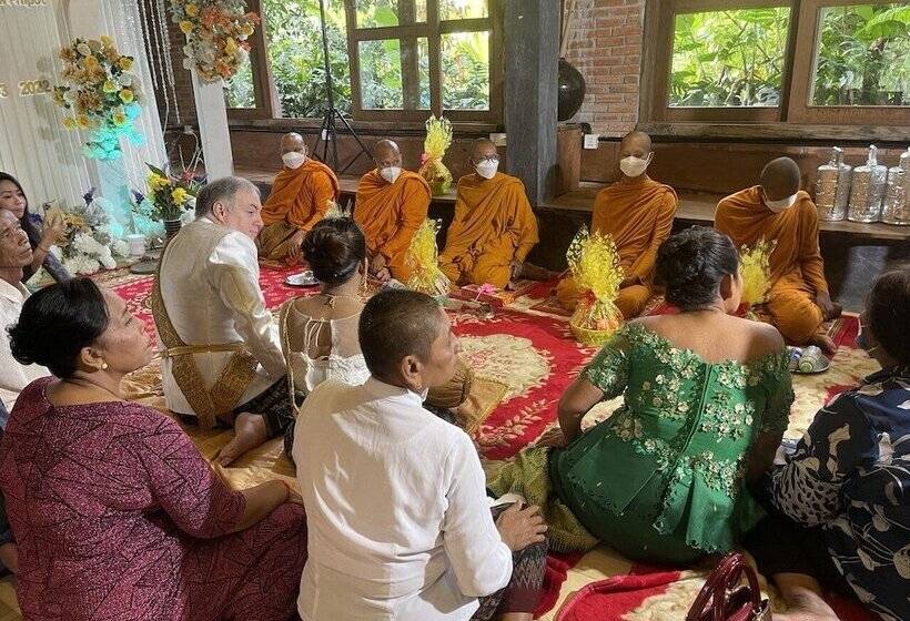 호텔 Maisons Wat Kor