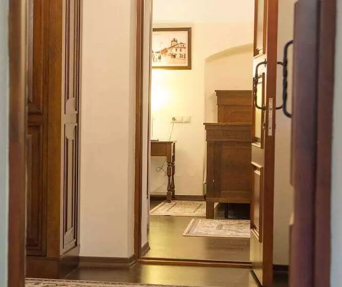 هتل Monastyrski Minsk City Centre