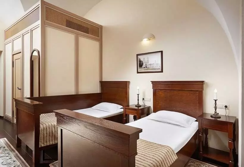 هتل Monastyrski Minsk City Centre