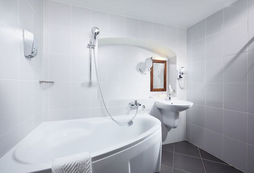 בית מלון כפרי Monastyrski Minsk City Centre