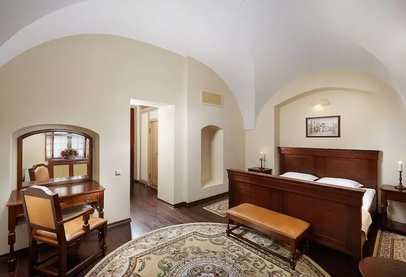 هتل Monastyrski Minsk City Centre