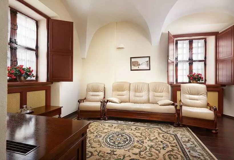 هتل Monastyrski Minsk City Centre