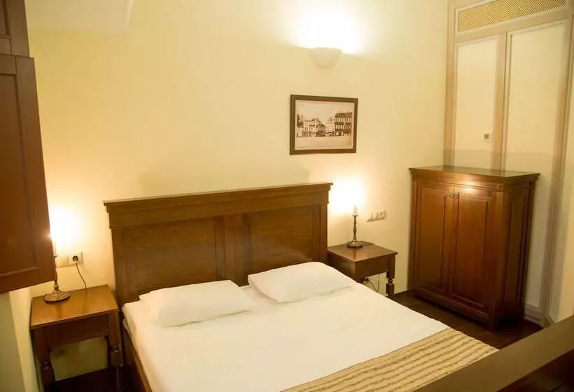 هتل Monastyrski Minsk City Centre