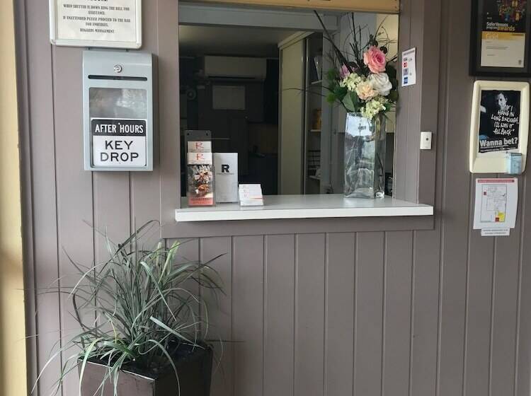 فندق Osheas Royal