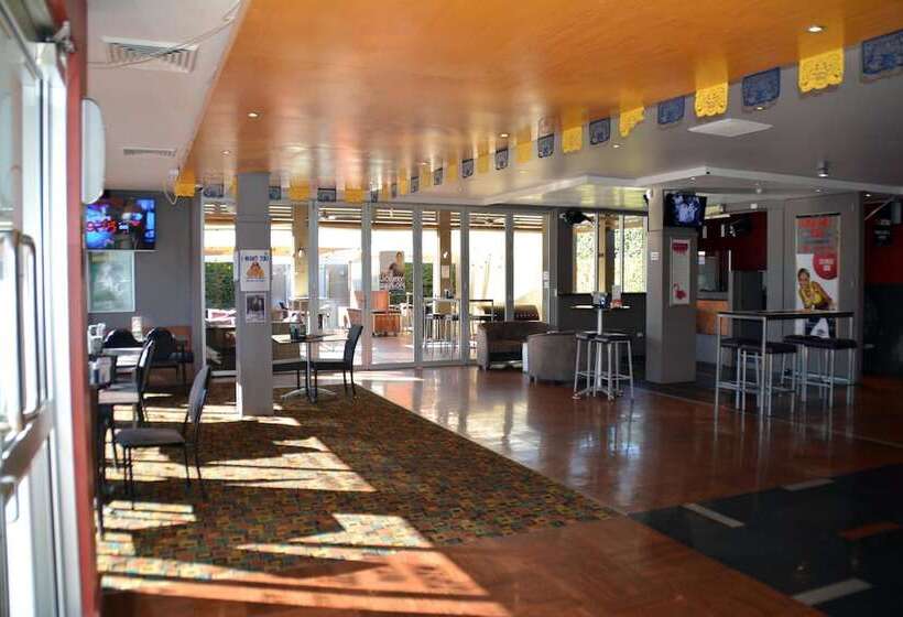 فندق Osheas Royal