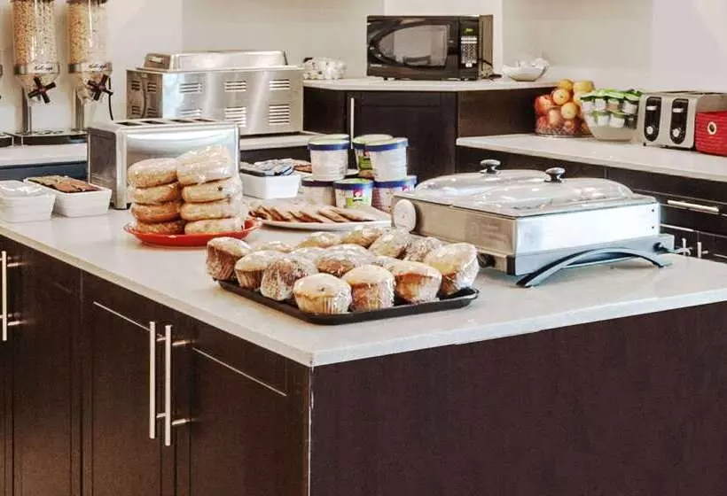 酒店 Ramada By Wyndham Moose Jaw