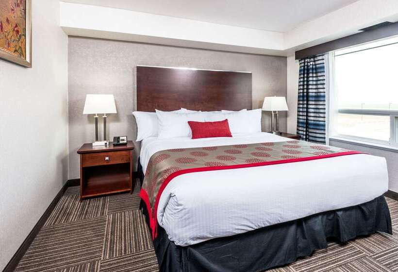 هتل Ramada By Wyndham Moose Jaw