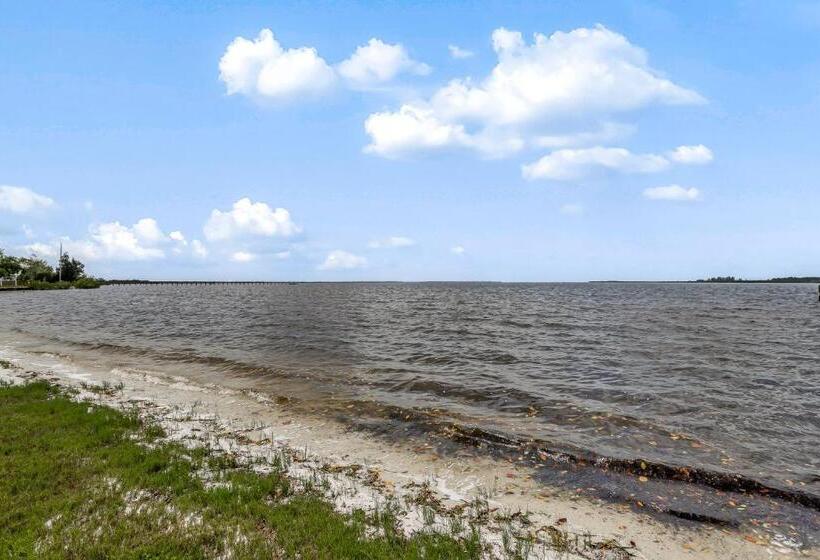 בית מלון כפרי River Breeze