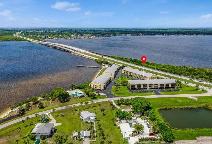 בית מלון כפרי River Breeze