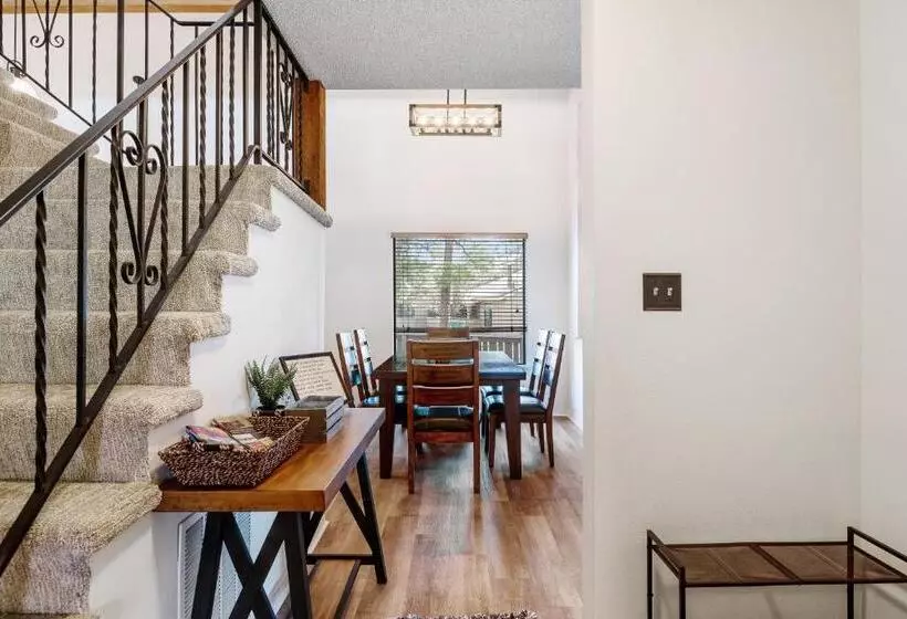 Hotelli Pines 4043