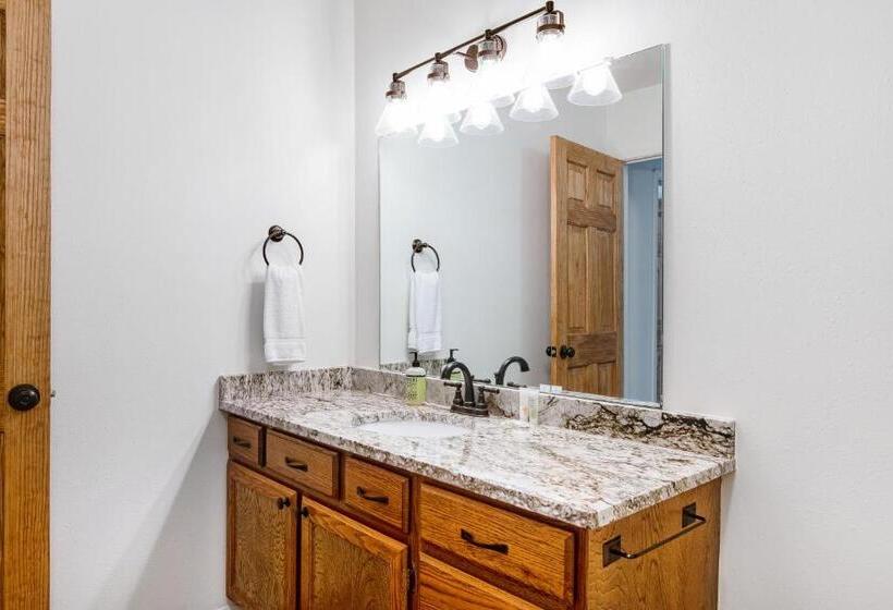 בית מלון כפרי Pines 4043