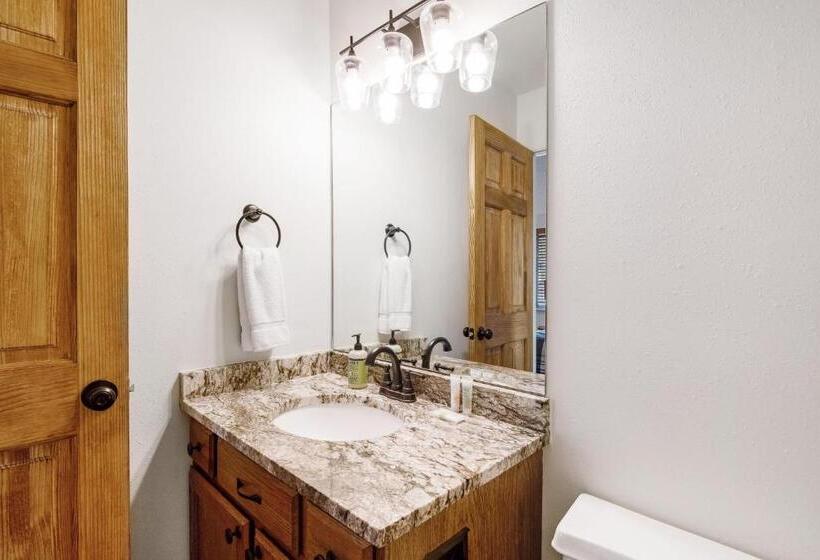 בית מלון כפרי Pines 4043