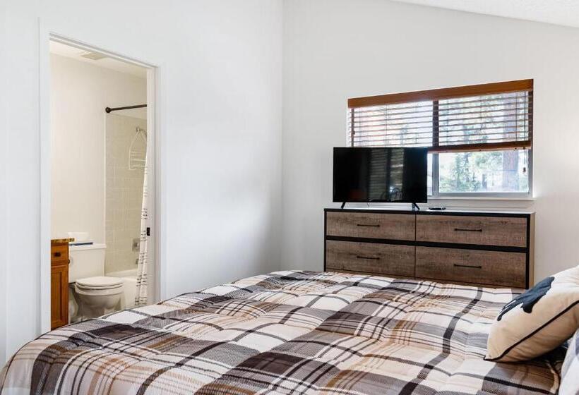 בית מלון כפרי Pines 4043