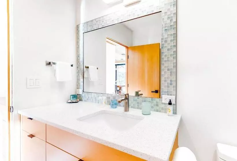 هتل Kingfisher Cove Hideaway