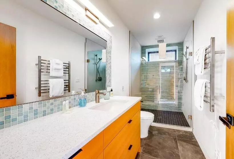 هتل Kingfisher Cove Hideaway