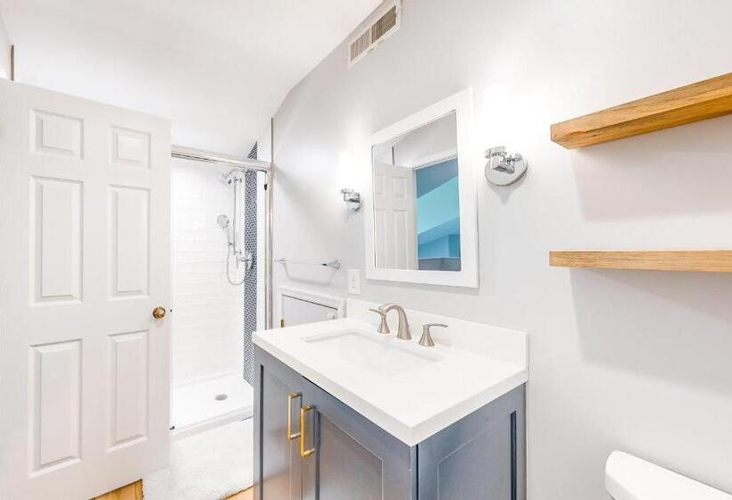 هتل Sea Colony   56053 Pinewood Dr