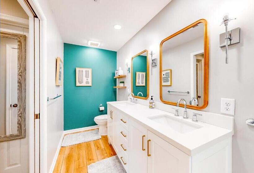 هتل Sea Colony   56053 Pinewood Dr