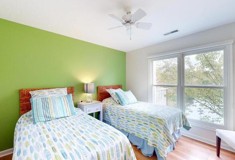 هتل Sea Colony   56053 Pinewood Dr