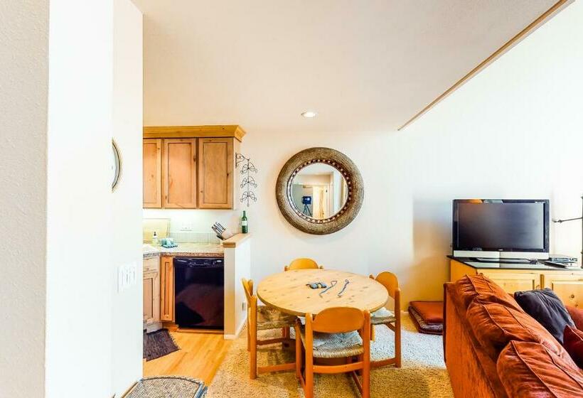 בית מלון כפרי Western Dreams