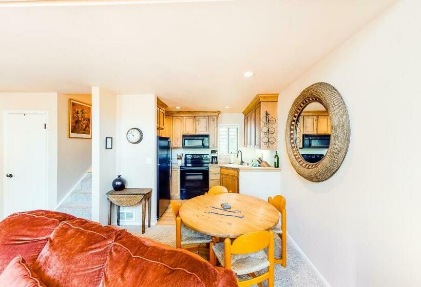 בית מלון כפרי Western Dreams