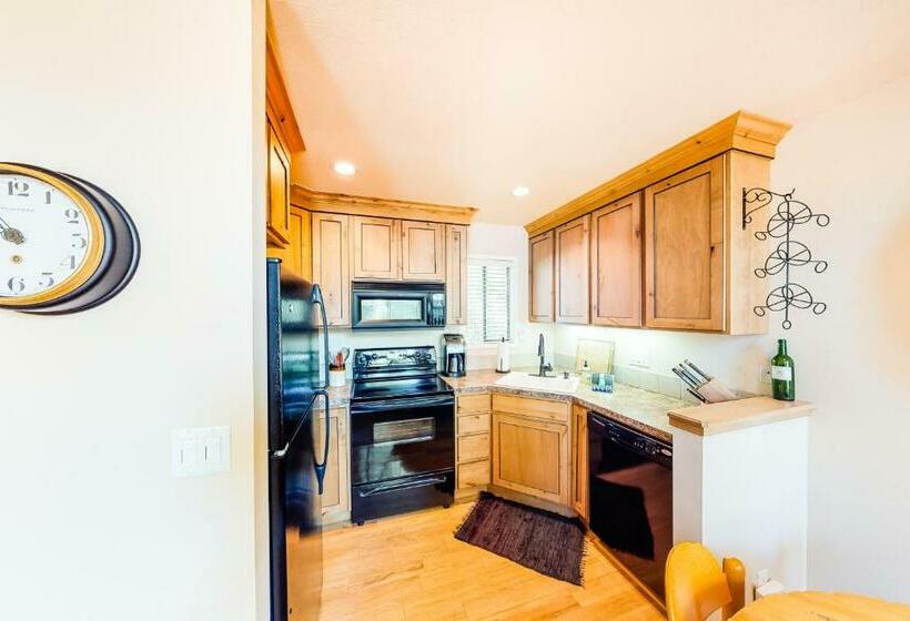 בית מלון כפרי Western Dreams