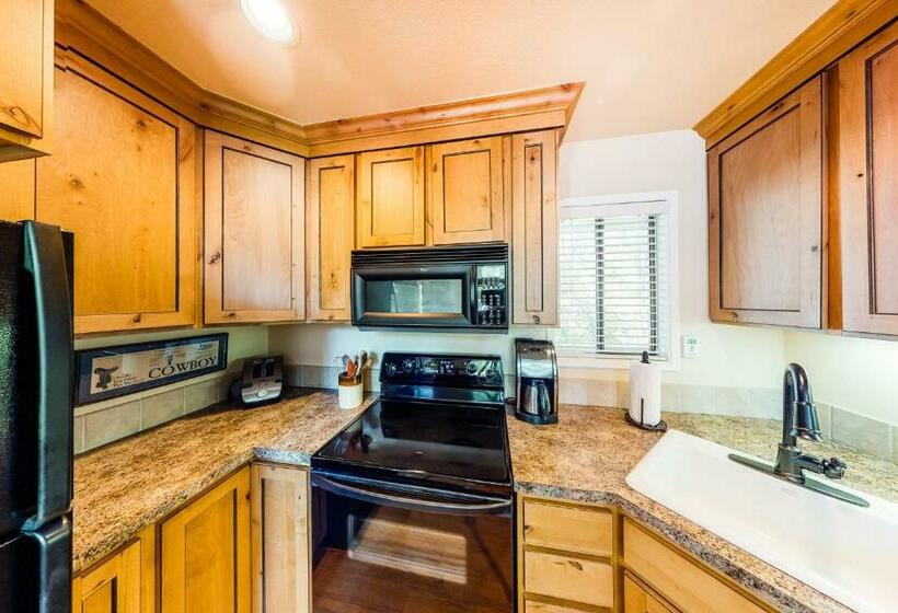 בית מלון כפרי Western Dreams