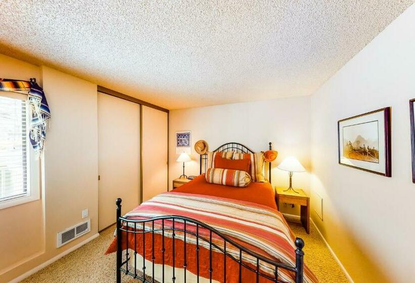 בית מלון כפרי Western Dreams