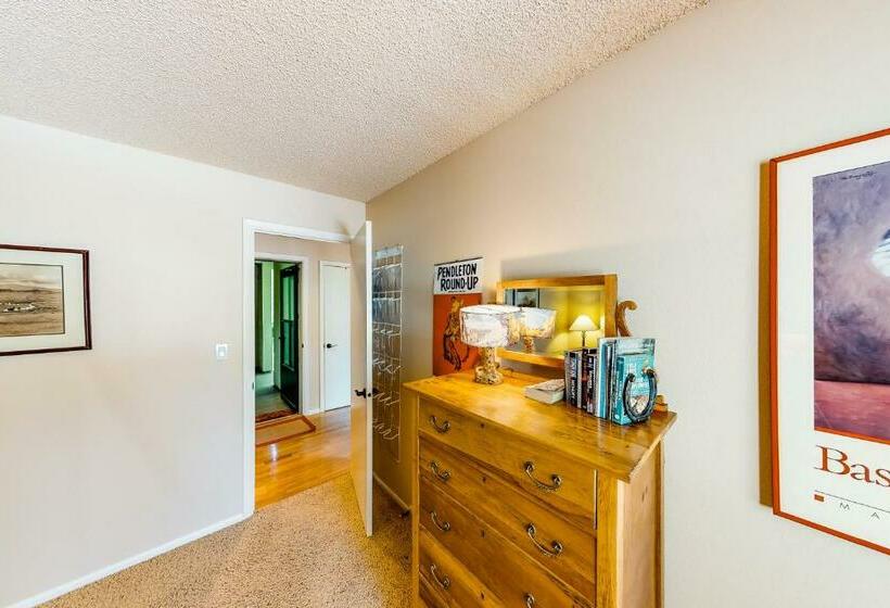 בית מלון כפרי Western Dreams