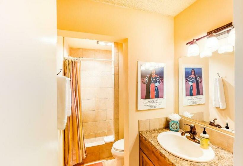 בית מלון כפרי Western Dreams