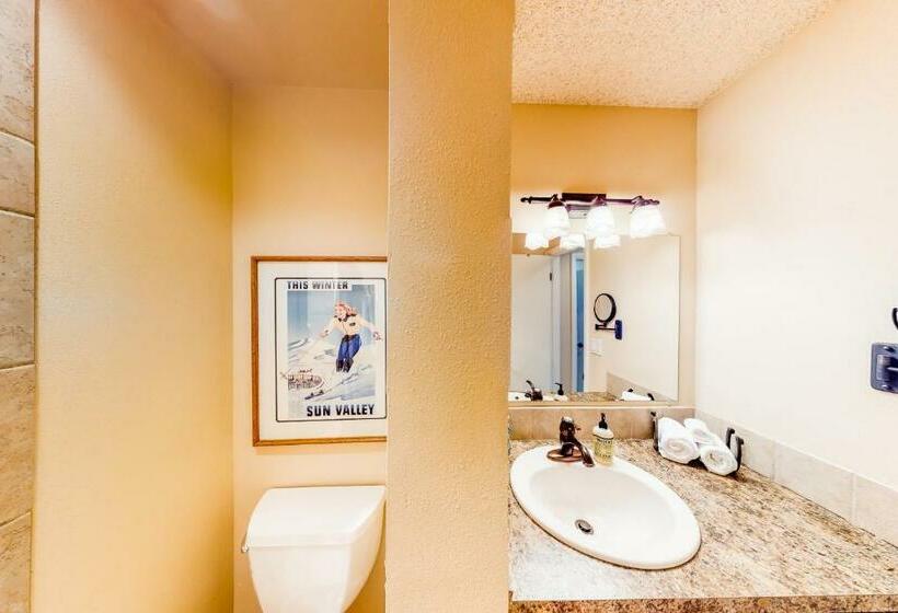 בית מלון כפרי Western Dreams