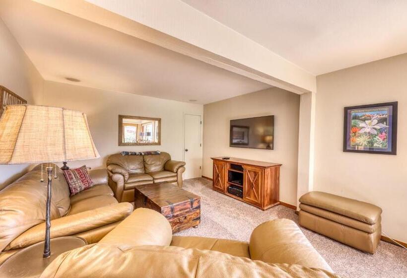 בית מלון כפרי Beautiful Mountain View Condo