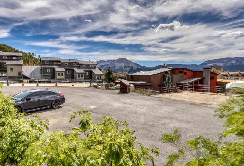 בית מלון כפרי Beautiful Mountain View Condo