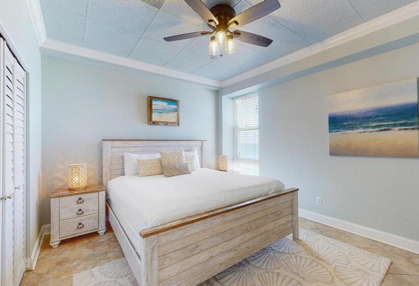 Hotelli Sans Souci 303