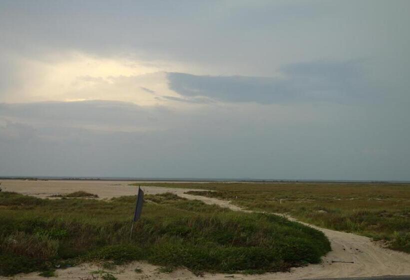 בית מלון כפרי Sapphire Bungalow #106