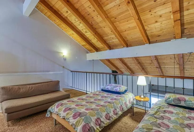 ホテル 2 Bed 2 Bath Apartment In Carnelian Bay
