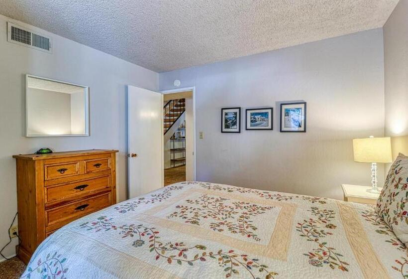 هتل 2 Bed 2 Bath Apartment In Carnelian Bay