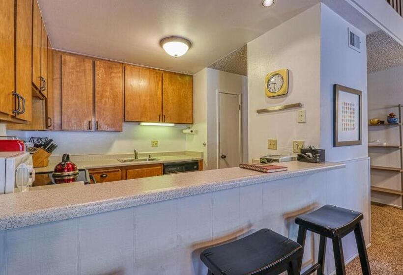 هتل 2 Bed 2 Bath Apartment In Carnelian Bay