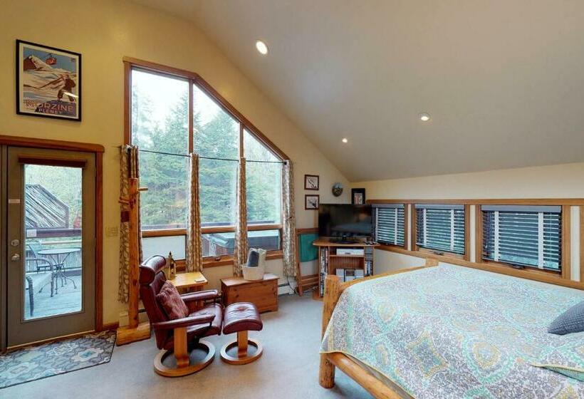 Szálloda Crow Creek