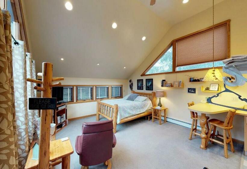 Szálloda Crow Creek