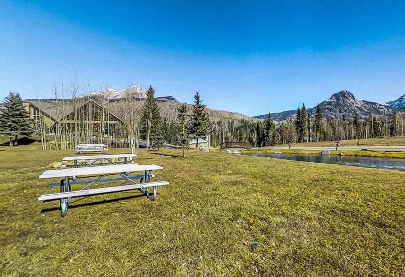 酒店 The Aspen Glow