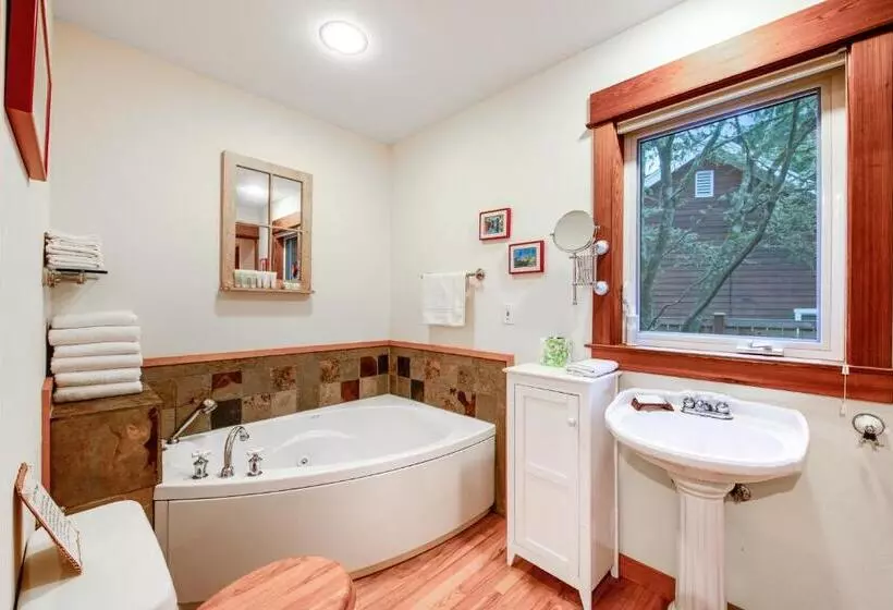 ホテル Bainbridge Island Retreat