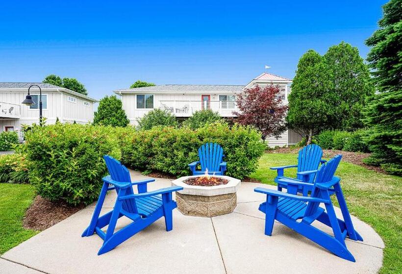 Отель Bluebird Condo