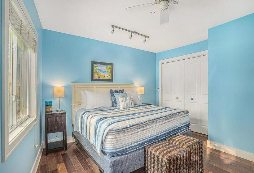 Отель Bluebird Condo