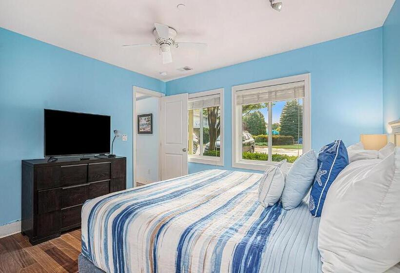 Отель Bluebird Condo