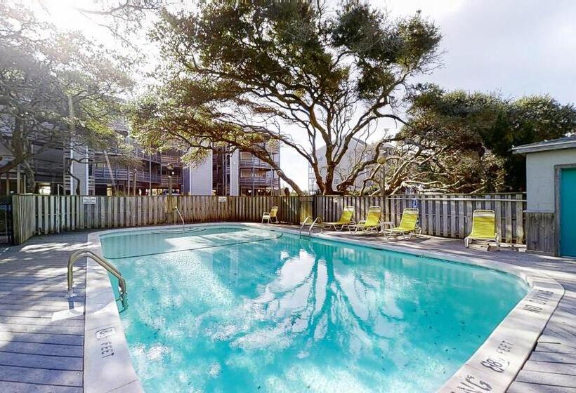 فندق Breakers C 22